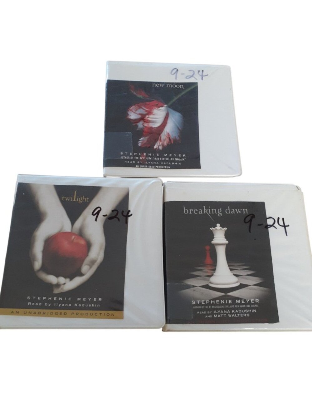 Bundle of 3 Stephenie Meyer Twilight Series: New Moon, Twilight, Breaking Dawn